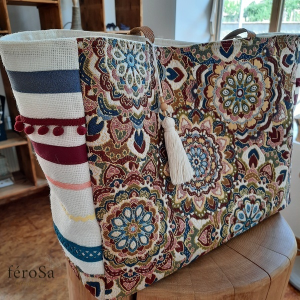 Sac cabas en toile de jute et tissus jacquard