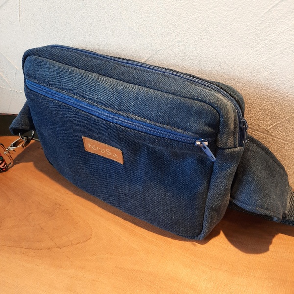 Sac banane en jeans bleu et sangle bohème – Image 3