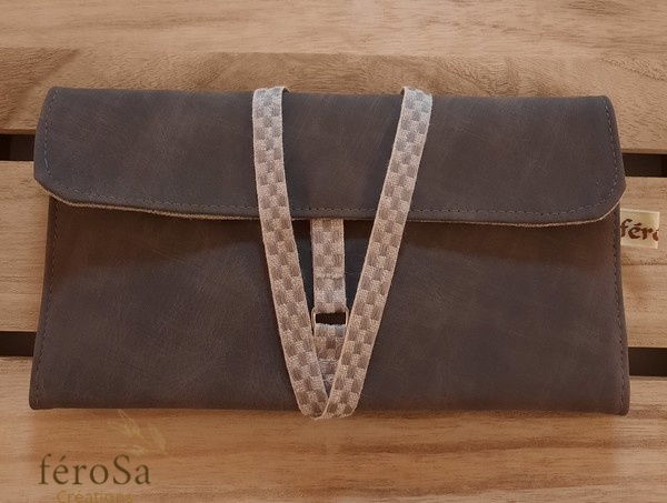 Pochette à bijoux couleur taupe - Frais de port inclus