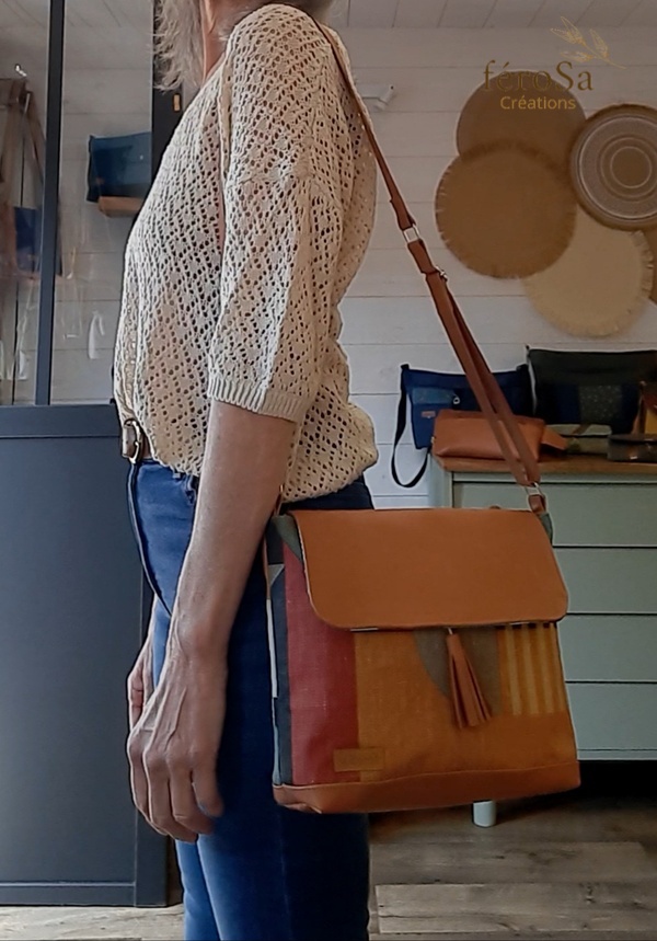 Sac bandoulière en cuir - Frais de port inclus – Image 3