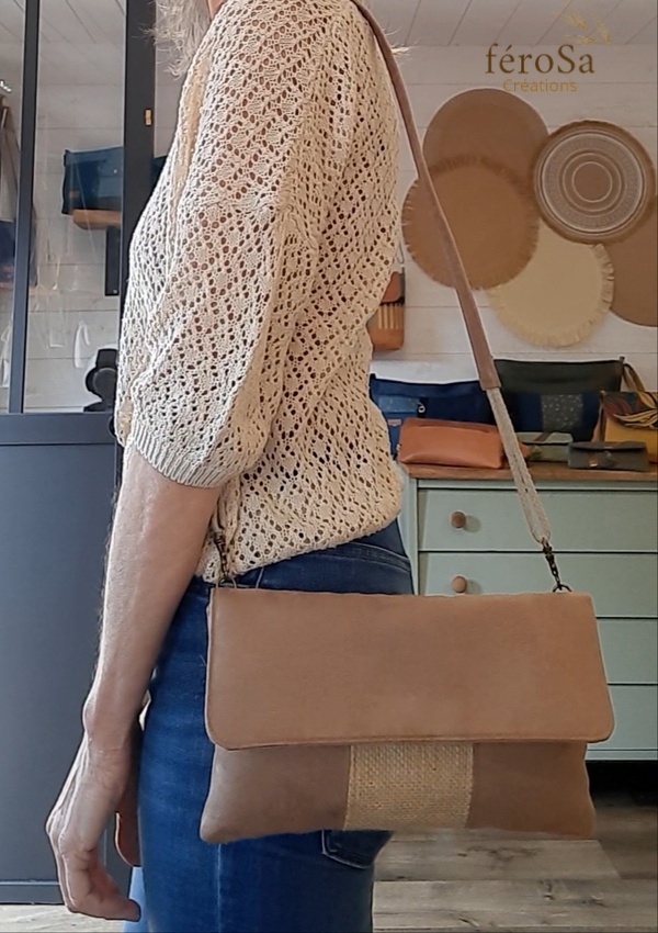 Pochette bohème en suédine beige - Frais de port inclus – Image 4