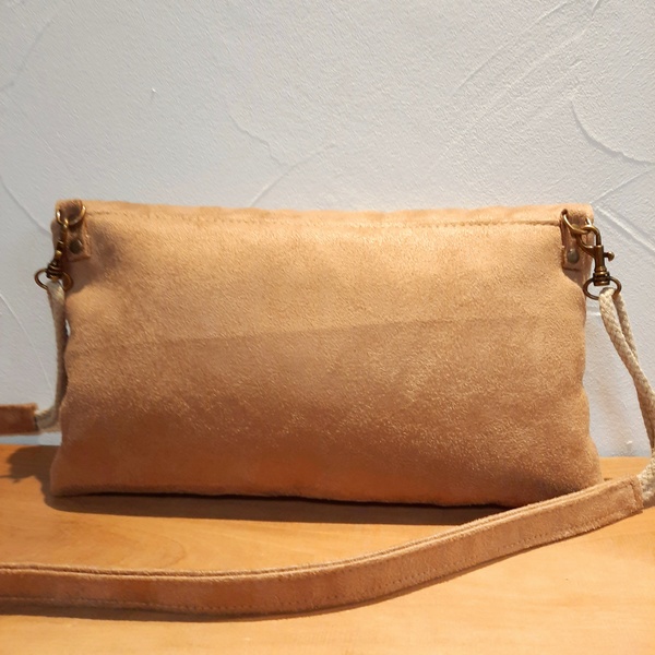Pochette bohème en suédine beige - Frais de port inclus – Image 2