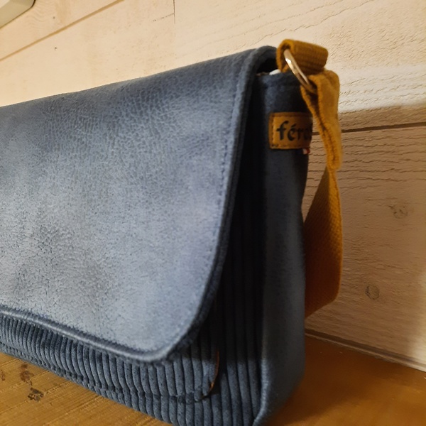 Sac bandoulière ''Aurore'' en velours bleu – Image 3