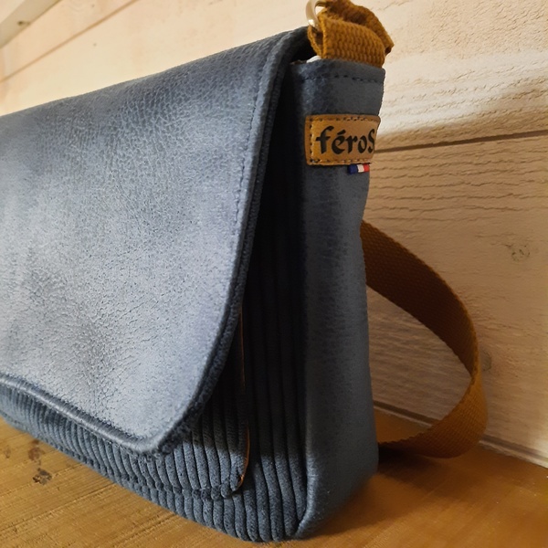 Sac bandoulière ''Aurore'' en velours bleu – Image 7