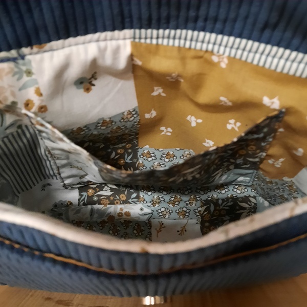 Sac bandoulière ''Aurore'' en velours bleu – Image 9