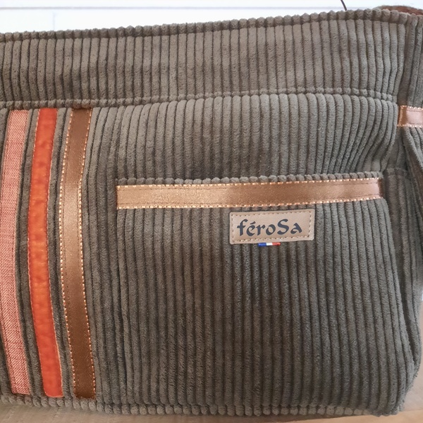 Sac bandoulière en velours marron – Image 3