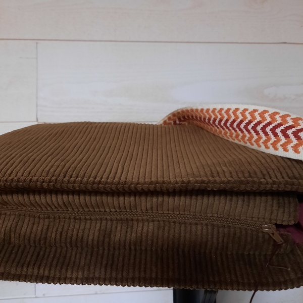 Sac bandoulière en velours marron – Image 7