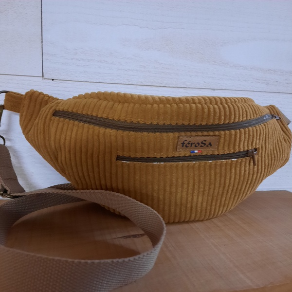 Sac banane en velours jaune – Image 7